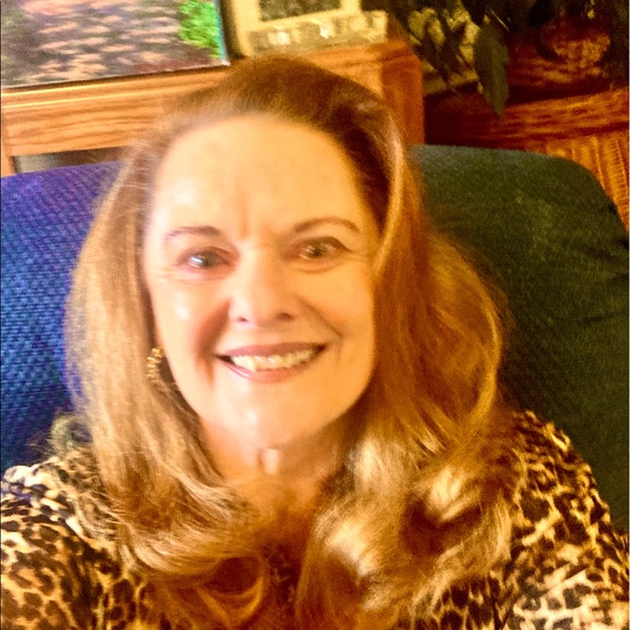 Meet your Posher, Dee - Picture 1 of 1